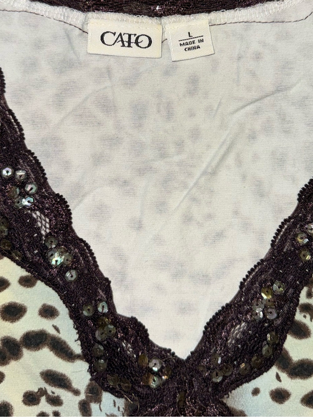 Cato Leopard Print V-Neck Lace Trim Top - Picture 4 of 5